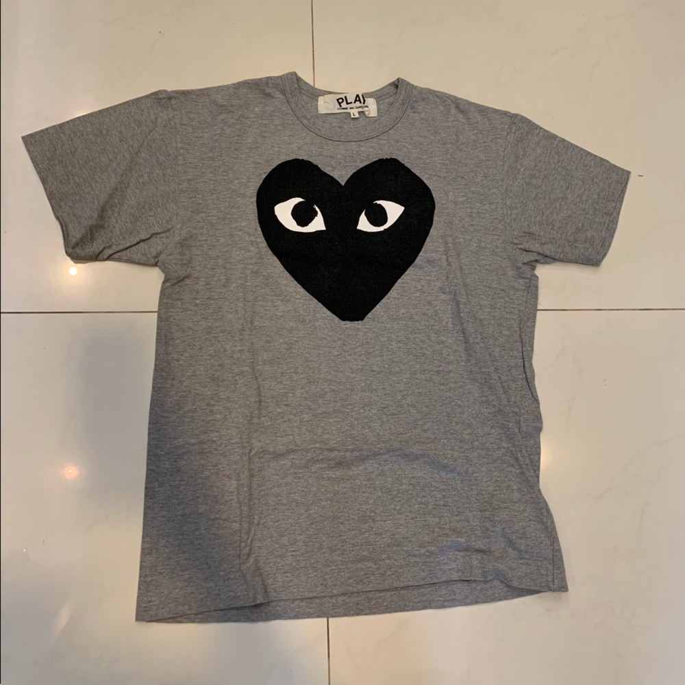 Comme des garçon play t-shirt